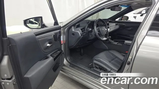 Lexus ES 2023 thumb 10