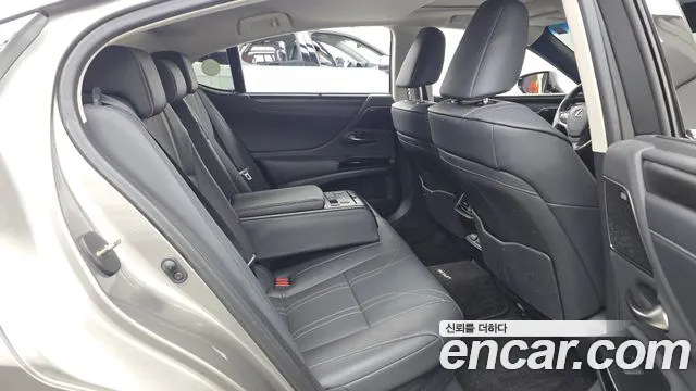Lexus ES 2023 thumb 12