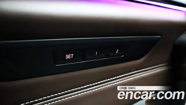 BMW 5-Series 2018 thumb 5