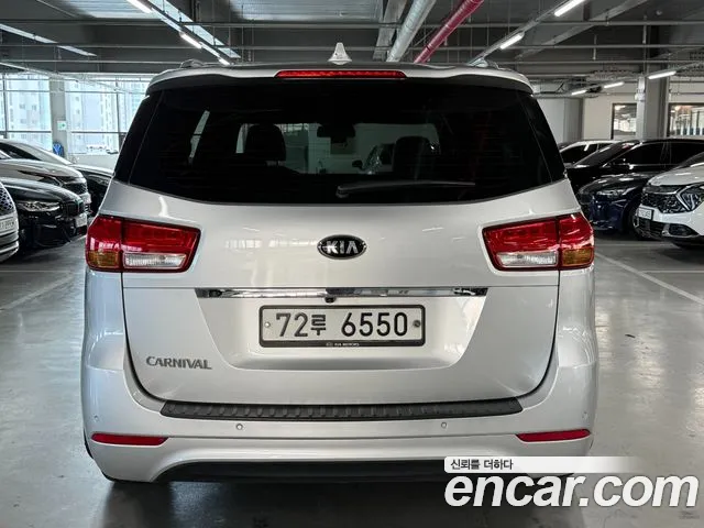 Kia Carnival 2014 thumb 6