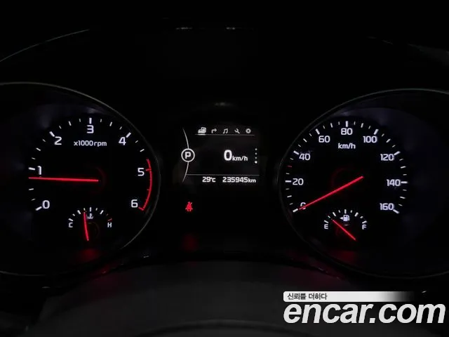 Kia Carnival 2014 thumb 7