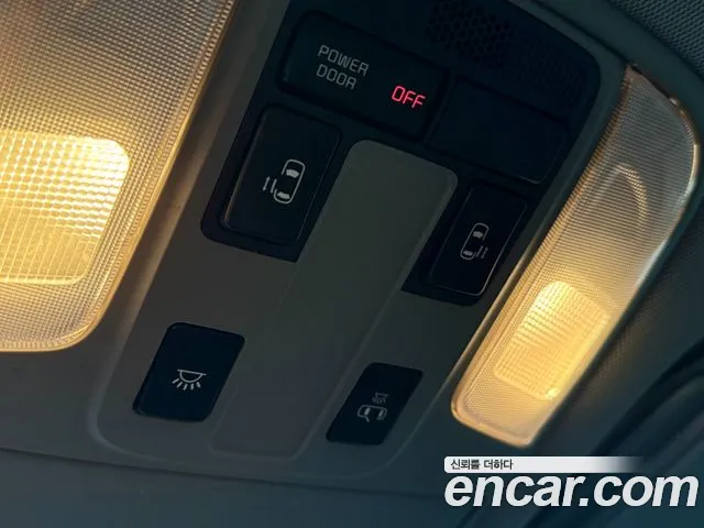 Kia Carnival 2014 thumb 10