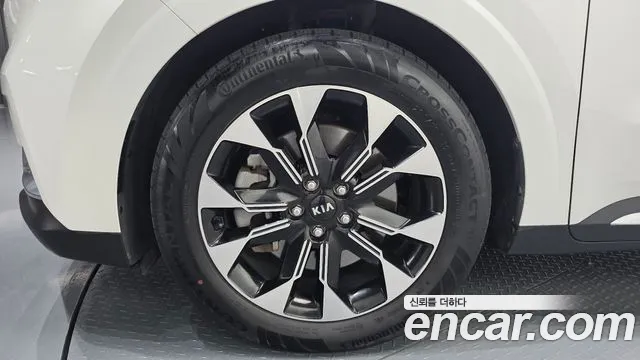 Kia Carnival 2021 thumb 5