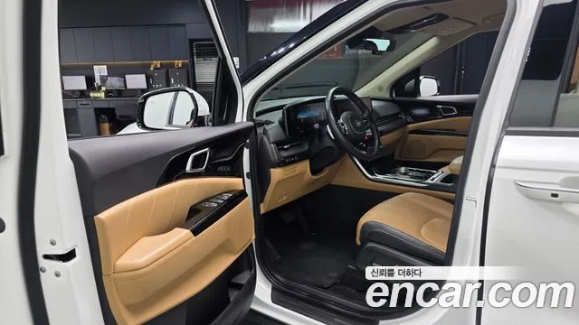 Kia Carnival 2021 thumb 10