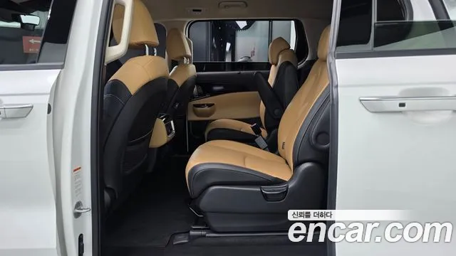 Kia Carnival 2021 thumb 12