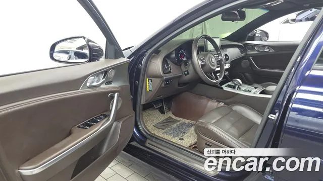 Kia Stinger 2019 thumb 10