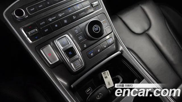 Hyundai Santa Fe 2021 thumb 9