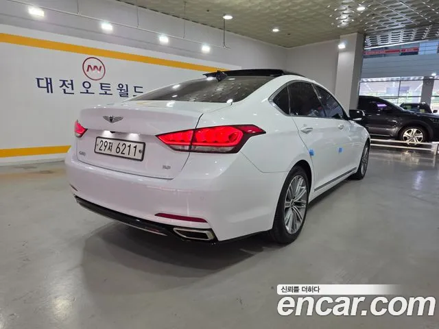 Genesis G80 2017 thumb 5