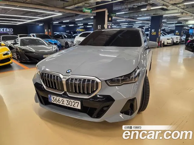BMW 5-Series 2026 thumb 10