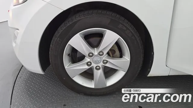 Hyundai Avante 2011 thumb 5