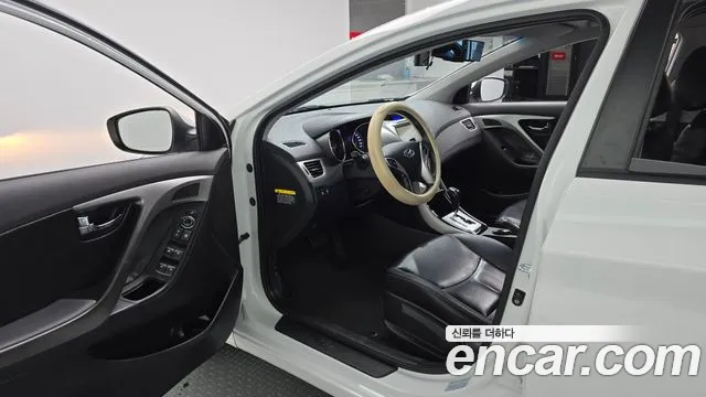 Hyundai Avante 2011 thumb 10