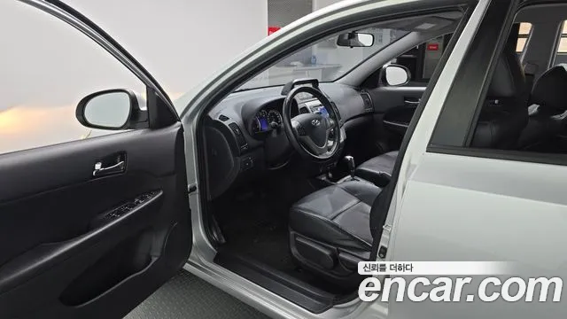 Hyundai i30 2009 thumb 10