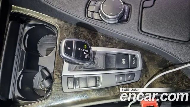 BMW 6-Series 2015 thumb 10