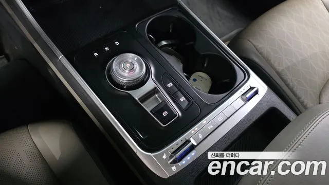Kia Carnival 2024 thumb 8