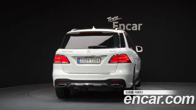 Mercedes-Benz GLE 2018 thumb 4
