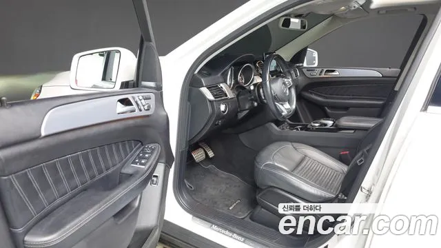 Mercedes-Benz GLE 2018 thumb 10