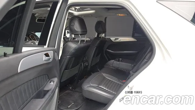 Mercedes-Benz GLE 2018 thumb 11