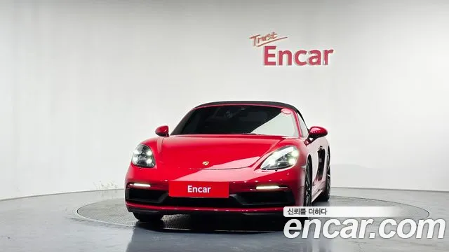 Porsche Cayman 2018 thumb 3