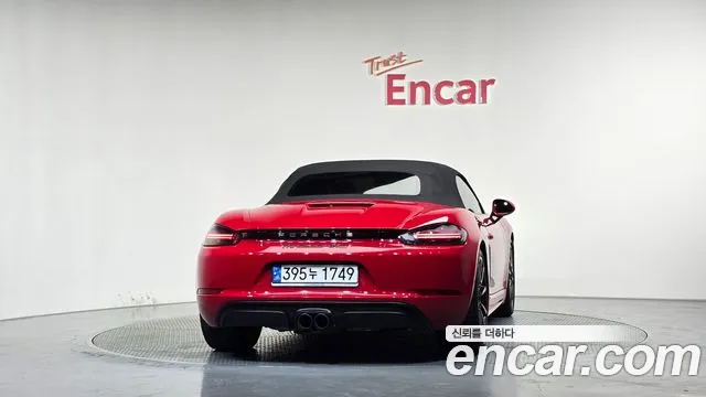 Porsche Cayman 2018 thumb 4