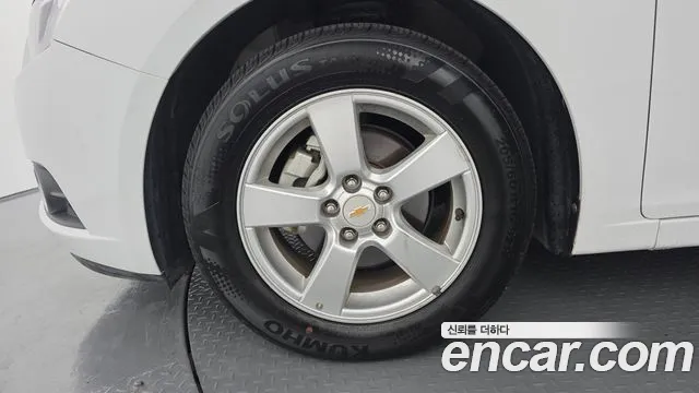 ChevroletGMDaewoo Lacetti 2010 thumb 5