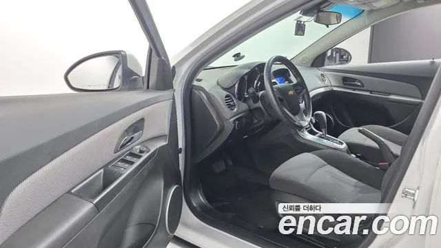 ChevroletGMDaewoo Lacetti 2010 thumb 10