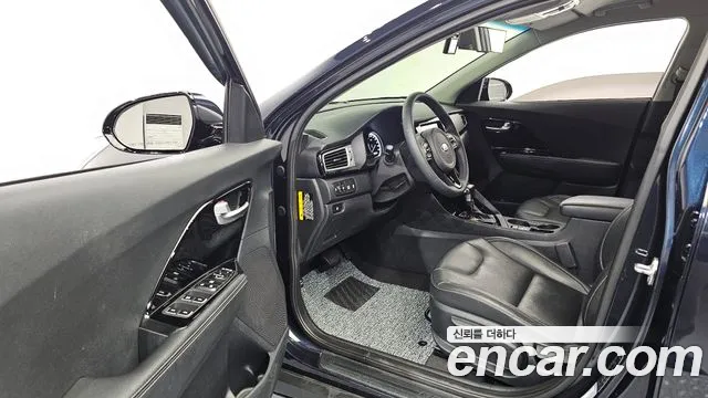 Kia Niro 2017 thumb 10