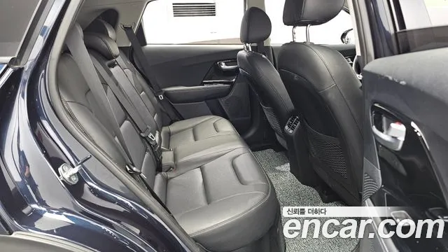 Kia Niro 2017 thumb 11