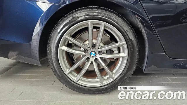 BMW 5-Series 2020 thumb 5