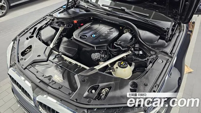 BMW 5-Series 2020 thumb 6