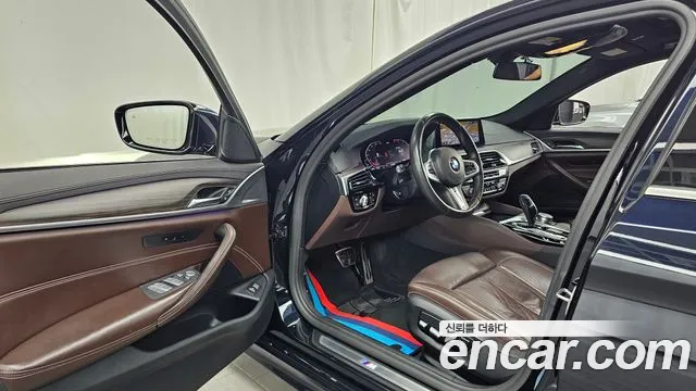 BMW 5-Series 2020 thumb 10