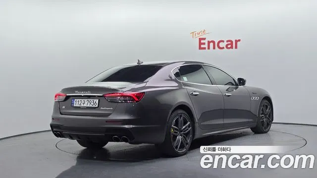 Maserati Quattroporte 2022 thumb 2