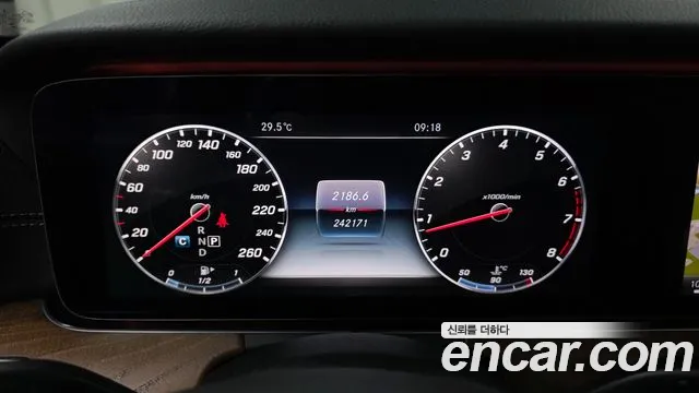 Mercedes-Benz E-Класс 2017 thumb 8