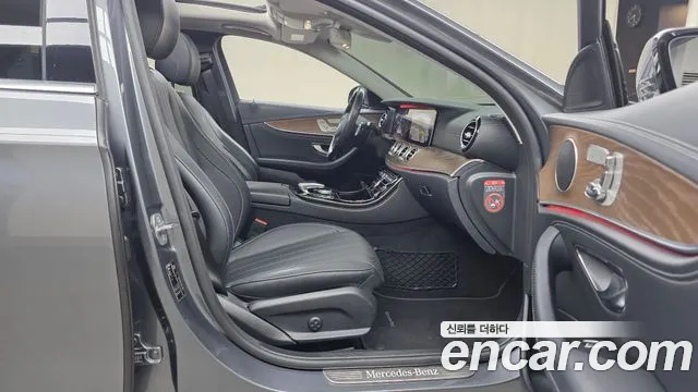 Mercedes-Benz E-Класс 2017 thumb 11