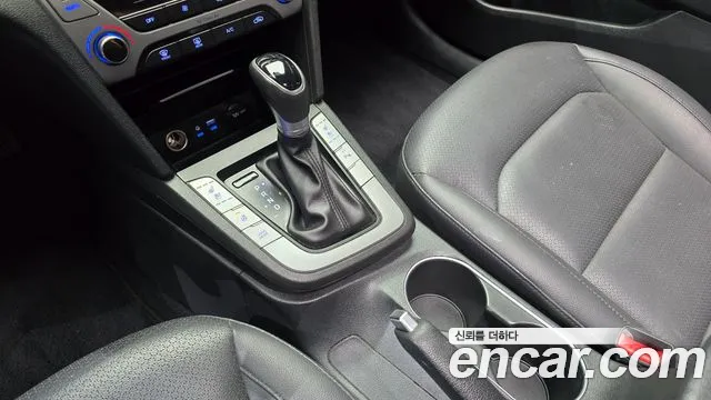 Hyundai Avante 2018 thumb 9