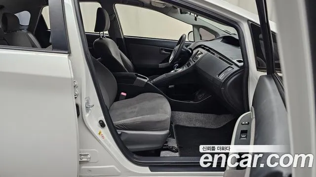 Toyota Prius 2012 thumb 11