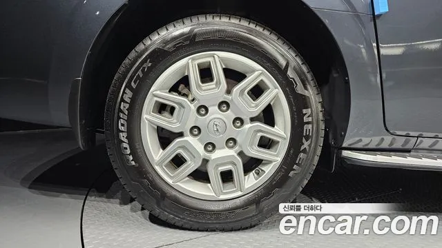 Hyundai Staria 2023 thumb 5
