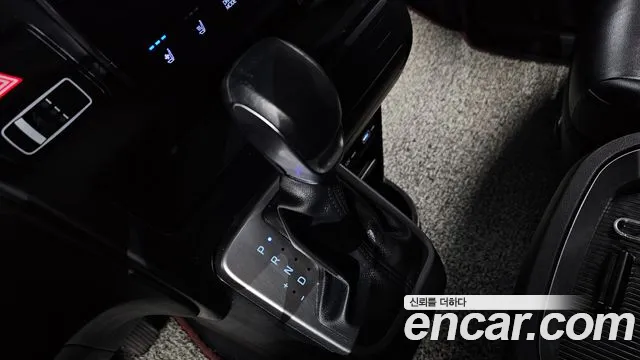 Hyundai Staria 2023 thumb 9