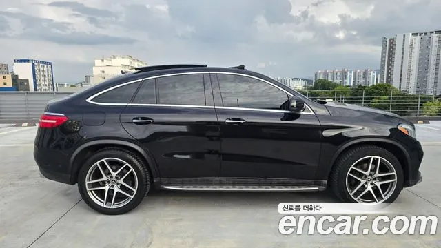 Mercedes-Benz GLE 2017 thumb 3