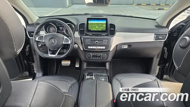 Mercedes-Benz GLE 2017 thumb 10