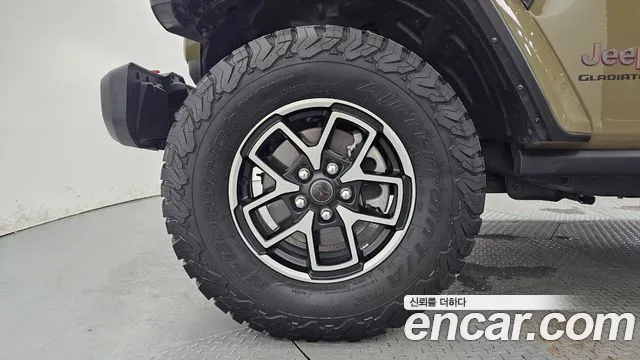Jeep Gladiator 2025 thumb 5