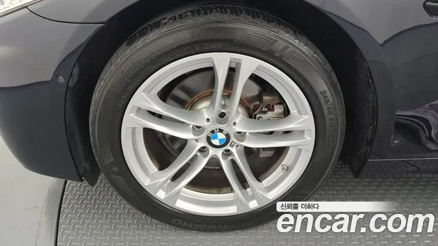 BMW 5-Series 2016 thumb 5