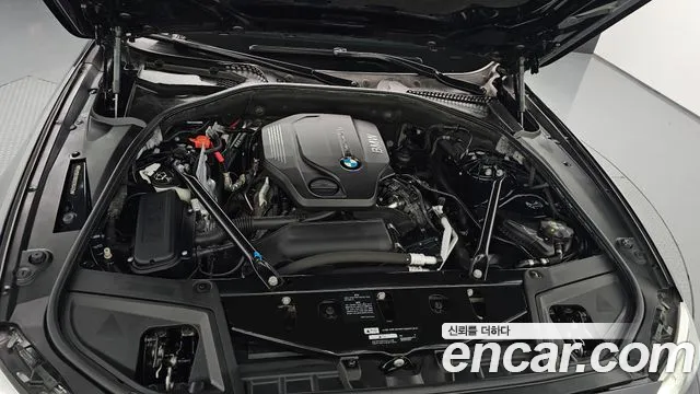 BMW 5-Series 2016 thumb 6