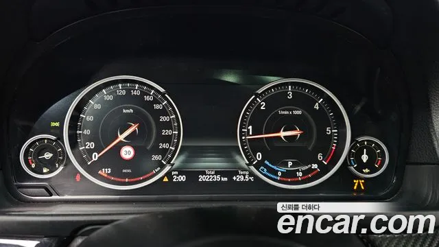 BMW 5-Series 2016 thumb 8