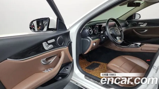 Mercedes-Benz E-Класс 2018 thumb 10
