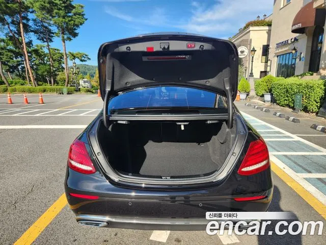 Mercedes-Benz E-Класс 2020 thumb 8