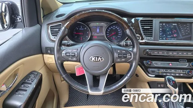 Kia Carnival 2018 thumb 12