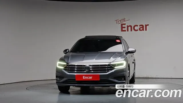 Volkswagen Jetta 2021 thumb 3