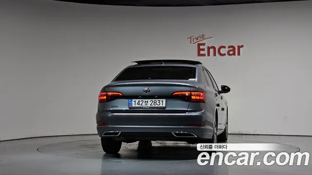 Volkswagen Jetta 2021 thumb 4