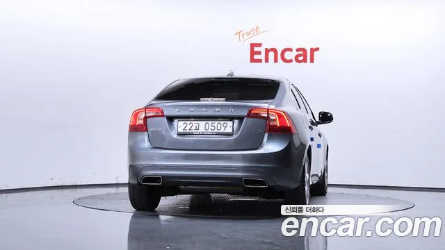 Volvo S60 2016 thumb 4