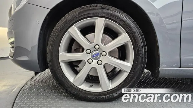 Volvo S60 2016 thumb 5
